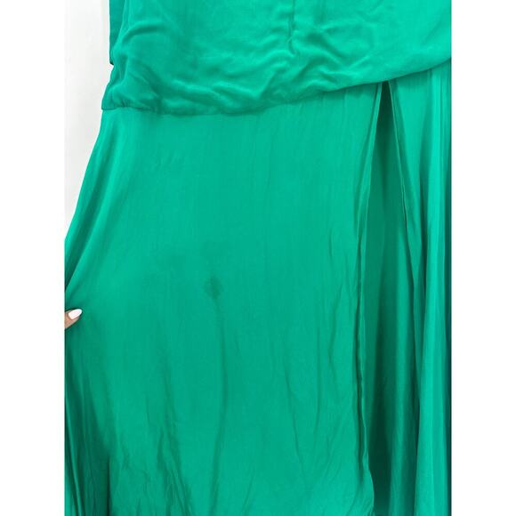 De La Vali Presley Gown in Kelly Green - Picture 5 of 9